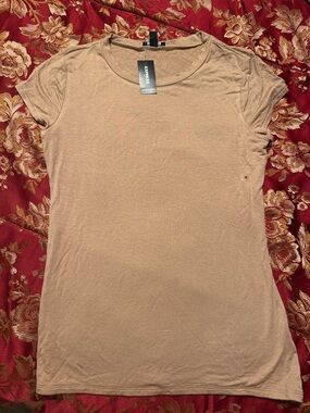 Express Short Sleeve Crew Neck Top in Taupe